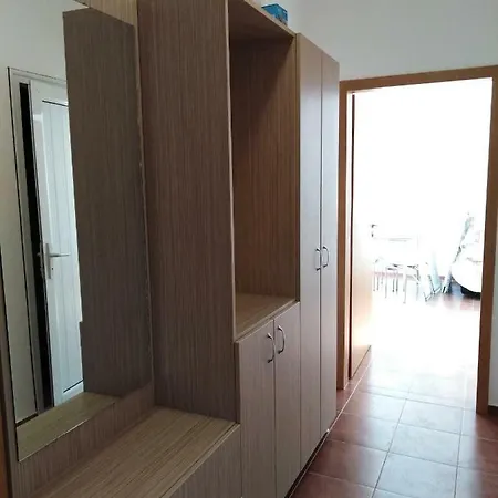 דירה Lotos