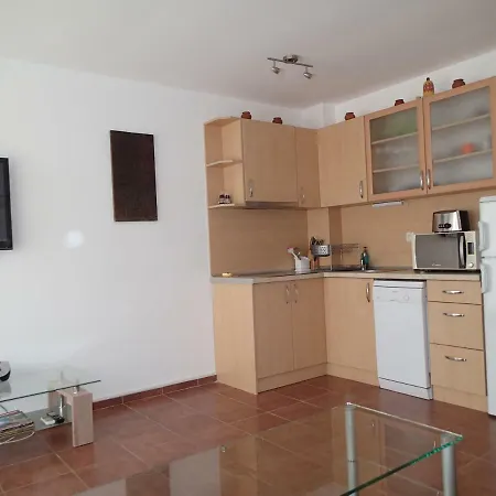 Lotos דירה *
