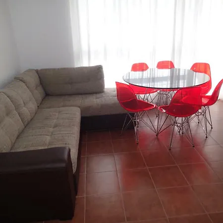 Lotos דירה